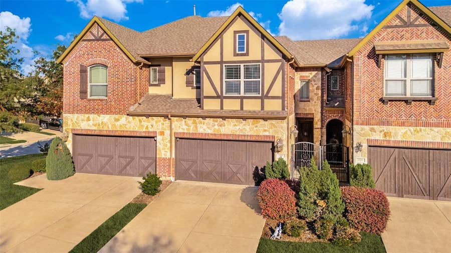 Property photo for 1606 Brook Grove Drive, Euless, TX