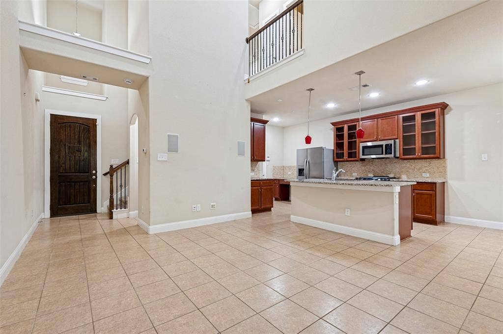 1606 Brook Grove Drive, Euless, TX 76039