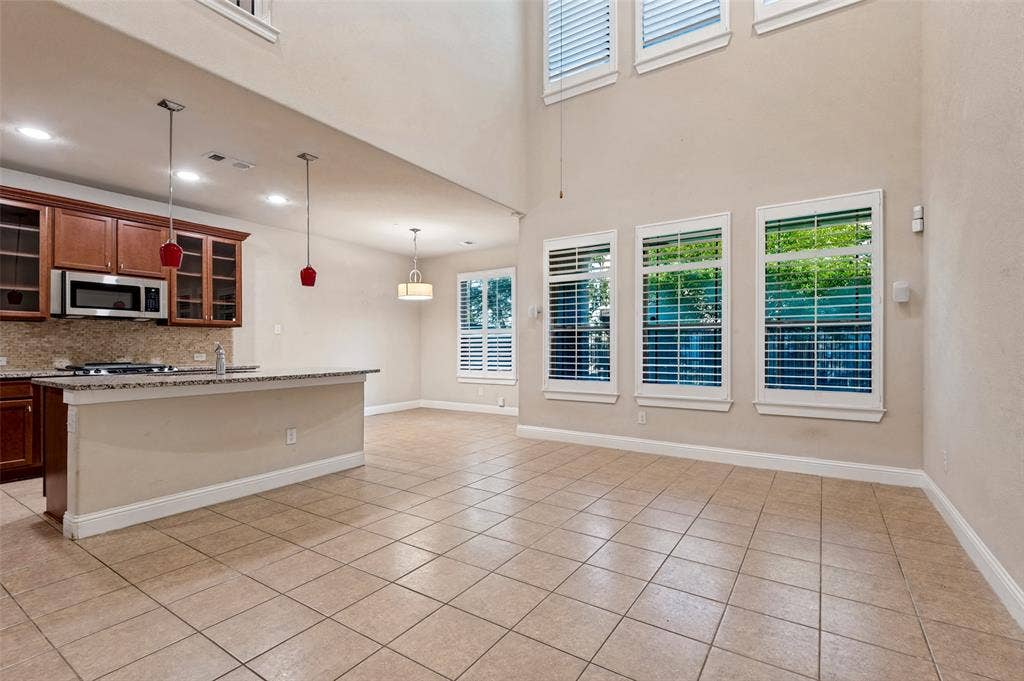 1606 Brook Grove Drive, Euless, TX 76039