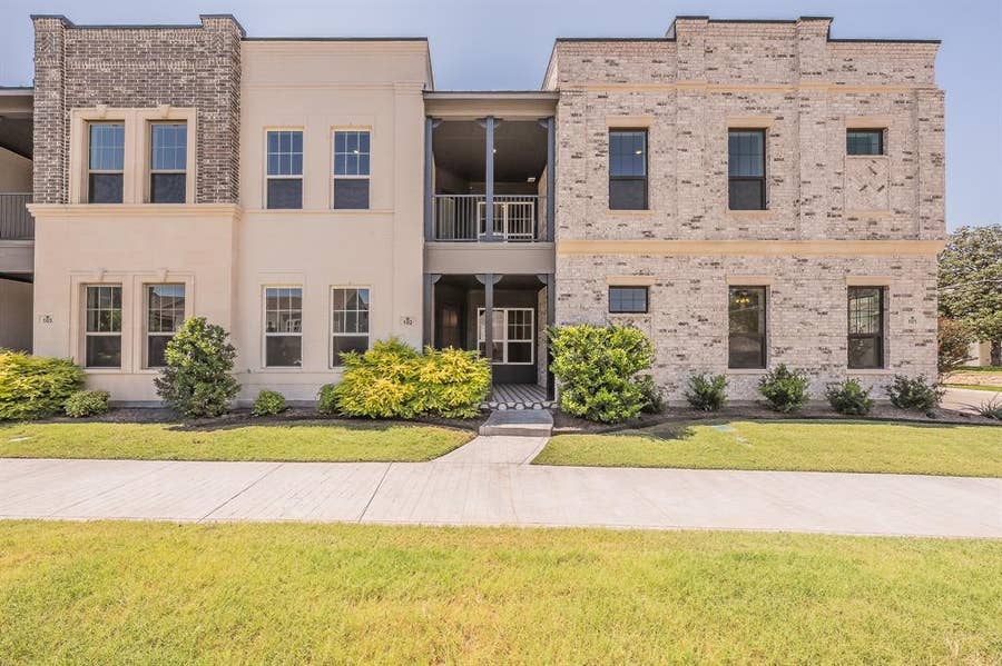 Property photo for 305 Sunset Lane, #101, Fort Worth, TX