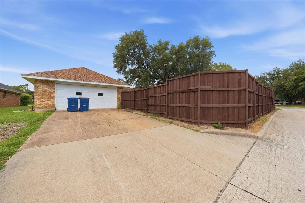 3718 Thornhill Way, Rowlett, TX 75088