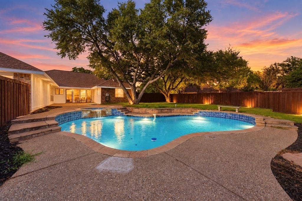 3718 Thornhill Way, Rowlett, TX 75088