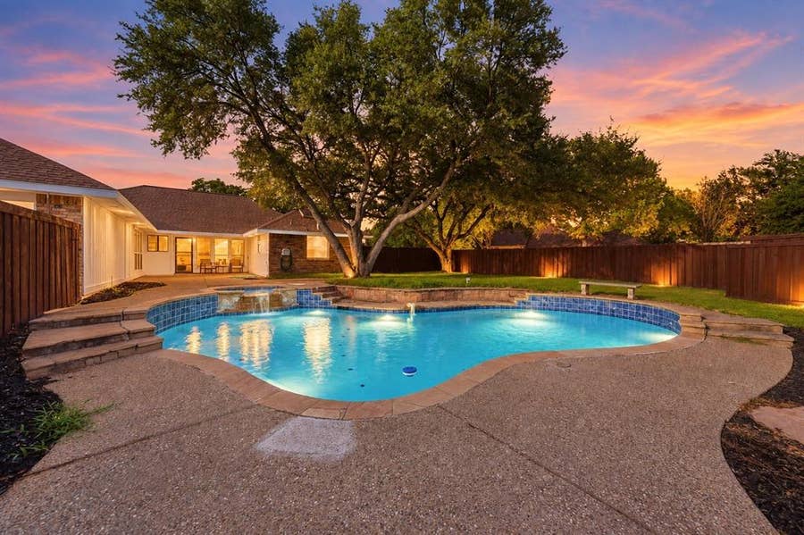 Property photo for 3718 Thornhill Way, Rowlett, TX