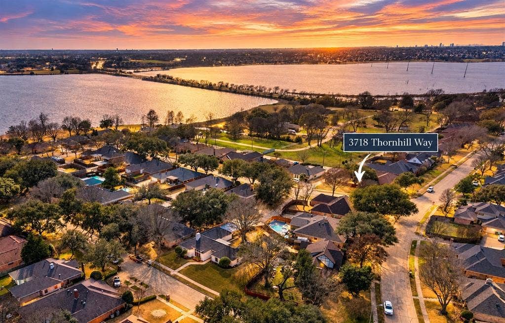 3718 Thornhill Way, Rowlett, TX 75088