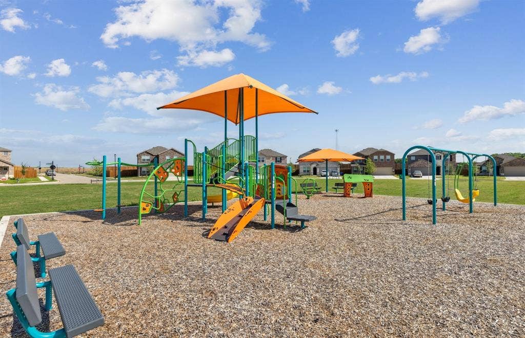 1060 Clear Dusk Lane, Forney, TX 75126 Community playground