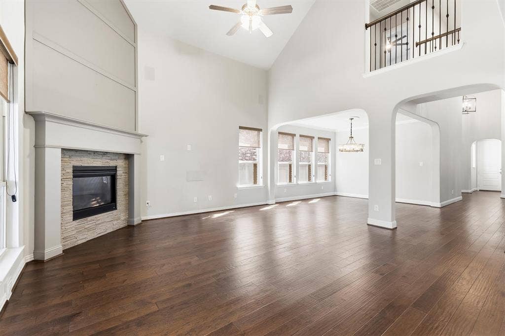1839 Legendary Reef Way, St. Paul, TX 75098 Open floor plan with 4260 sq ft.