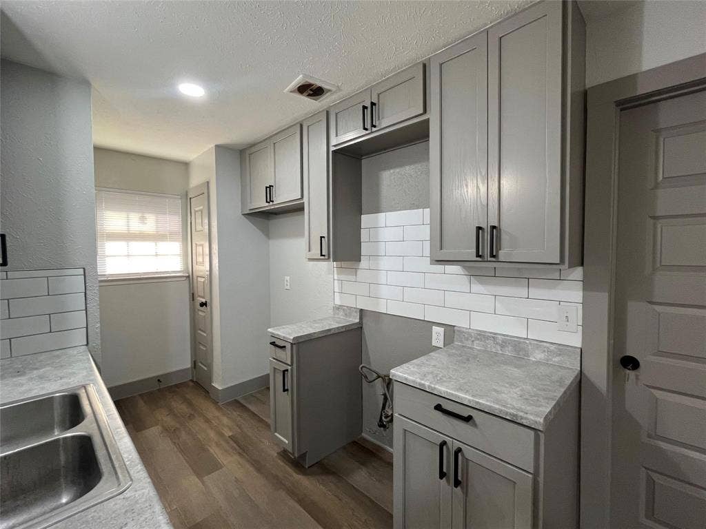 3982 Granite Hill Drive, Dallas, TX 75241 3982 Granite Hill Drive, Dallas, TX 75241