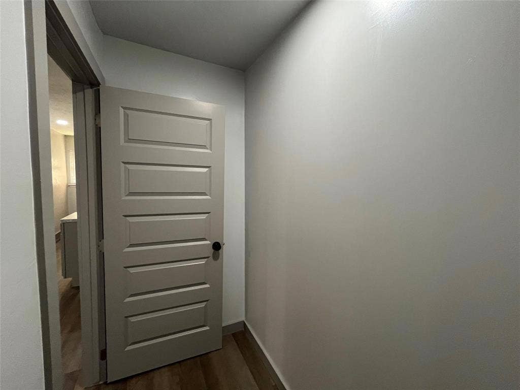 3982 Granite Hill Drive, Dallas, TX 75241 View of laundry room