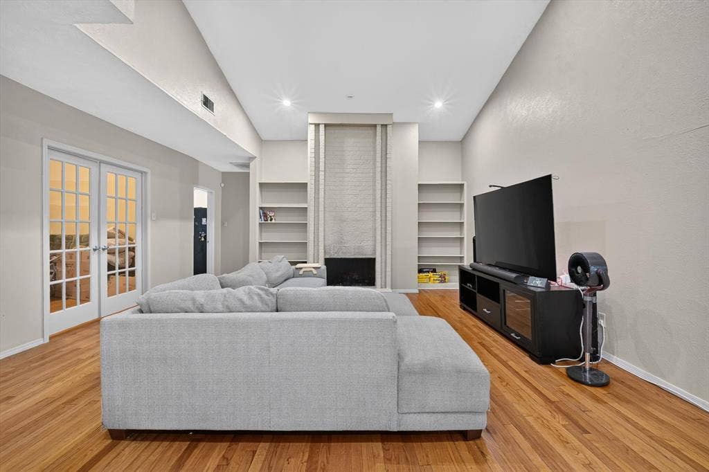 10437 High Hollows Drive, #220, Dallas, TX 75230 10437 High Hollows Drive, #220, Dallas, TX 75230