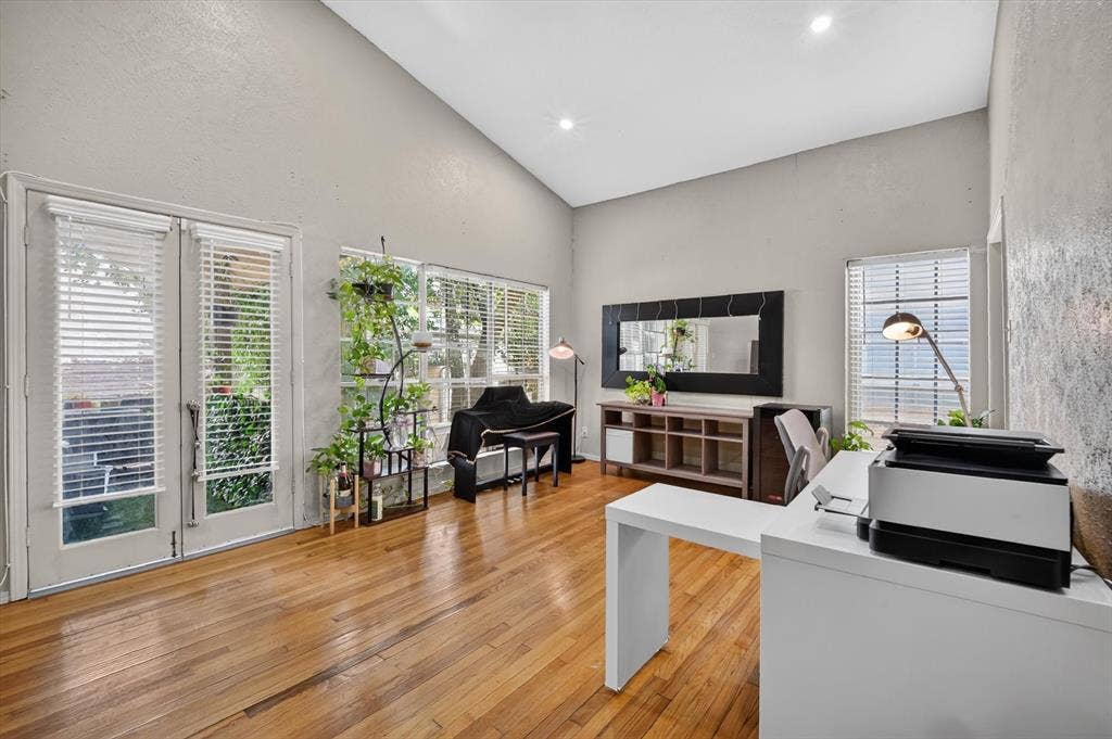 10437 High Hollows Drive, #220, Dallas, TX 75230 10437 High Hollows Drive, #220, Dallas, TX 75230