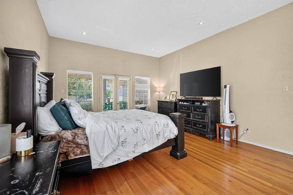 10437 High Hollows Drive, #220, Dallas, TX 75230 10437 High Hollows Drive, #220, Dallas, TX 75230