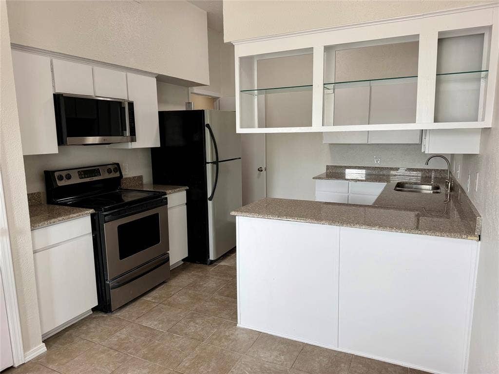 10437 High Hollows Drive, #220, Dallas, TX 75230 10437 High Hollows Drive, #220, Dallas, TX 75230