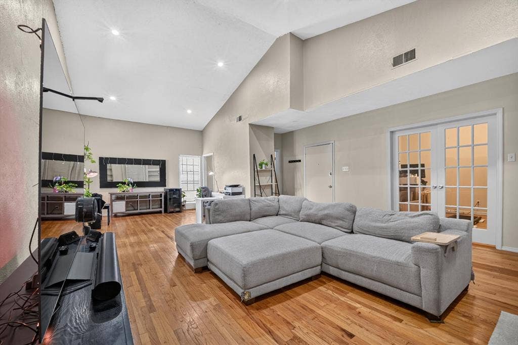 10437 High Hollows Drive, #220, Dallas, TX 75230 10437 High Hollows Drive, #220, Dallas, TX 75230