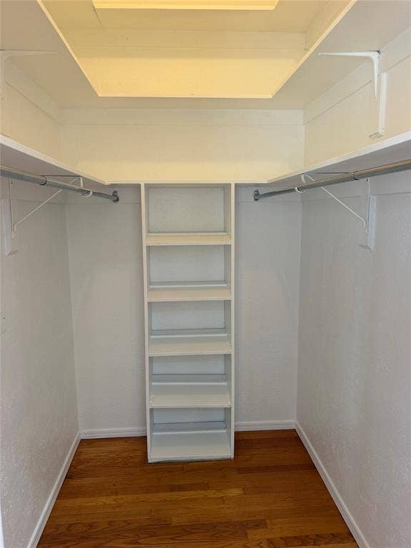 10437 High Hollows Drive, #220, Dallas, TX 75230 Half bath