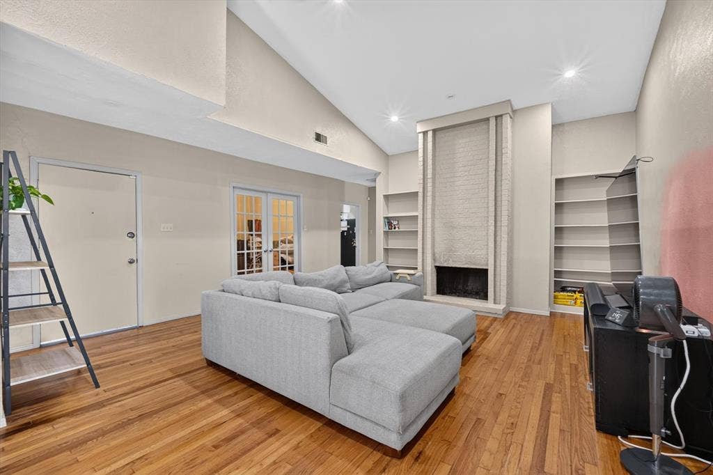 10437 High Hollows Drive, #220, Dallas, TX 75230 10437 High Hollows Drive, #220, Dallas, TX 75230