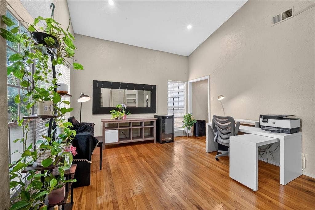 10437 High Hollows Drive, #220, Dallas, TX 75230 10437 High Hollows Drive, #220, Dallas, TX 75230