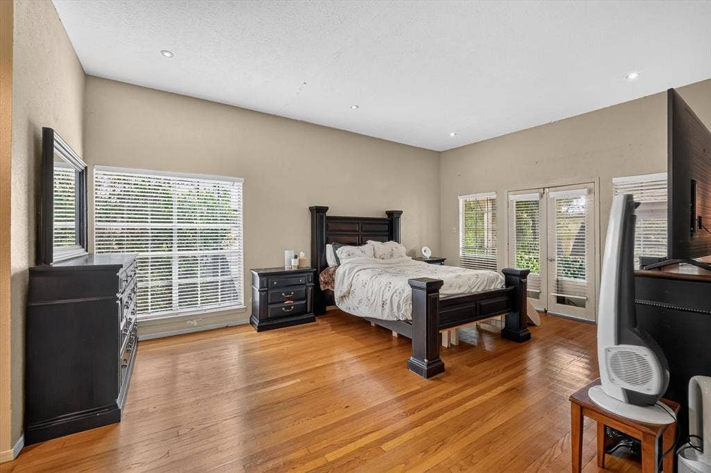 10437 High Hollows Drive, #220, Dallas, TX 75230 10437 High Hollows Drive, #220, Dallas, TX 75230