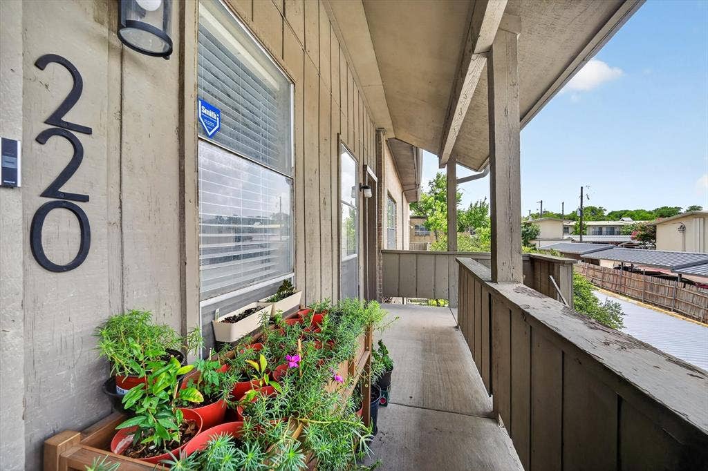 10437 High Hollows Drive, #220, Dallas, TX 75230 10437 High Hollows Drive, #220, Dallas, TX 75230