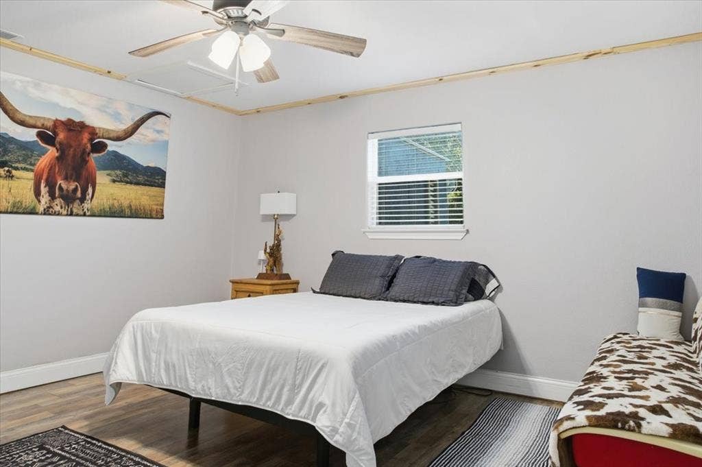 106 S Jernigan Street, Bells, TX 75414