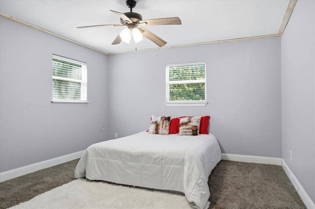 106 S Jernigan Street, Bells, TX 75414