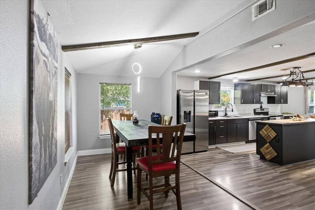 106 S Jernigan Street, Bells, TX 75414