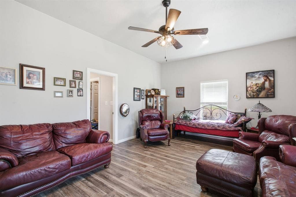 5098 Fairview, Millsap, TX 76066