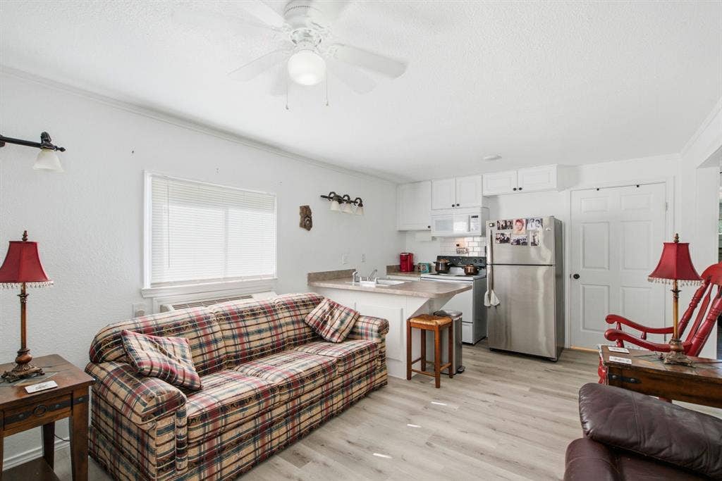 5098 Fairview, Millsap, TX 76066