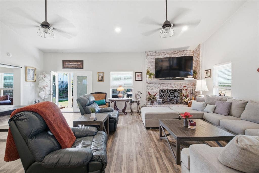 5098 Fairview, Millsap, TX 76066