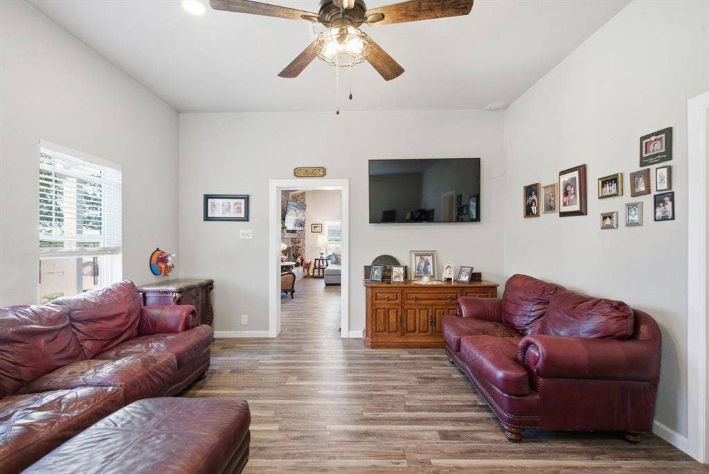 5098 Fairview, Millsap, TX 76066