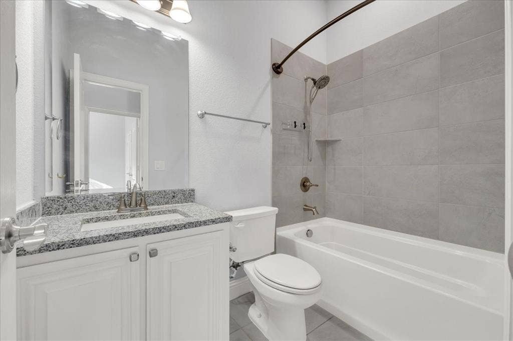 1410 Quincy Drive, Mansfield, TX 76063 Bathroom 2
