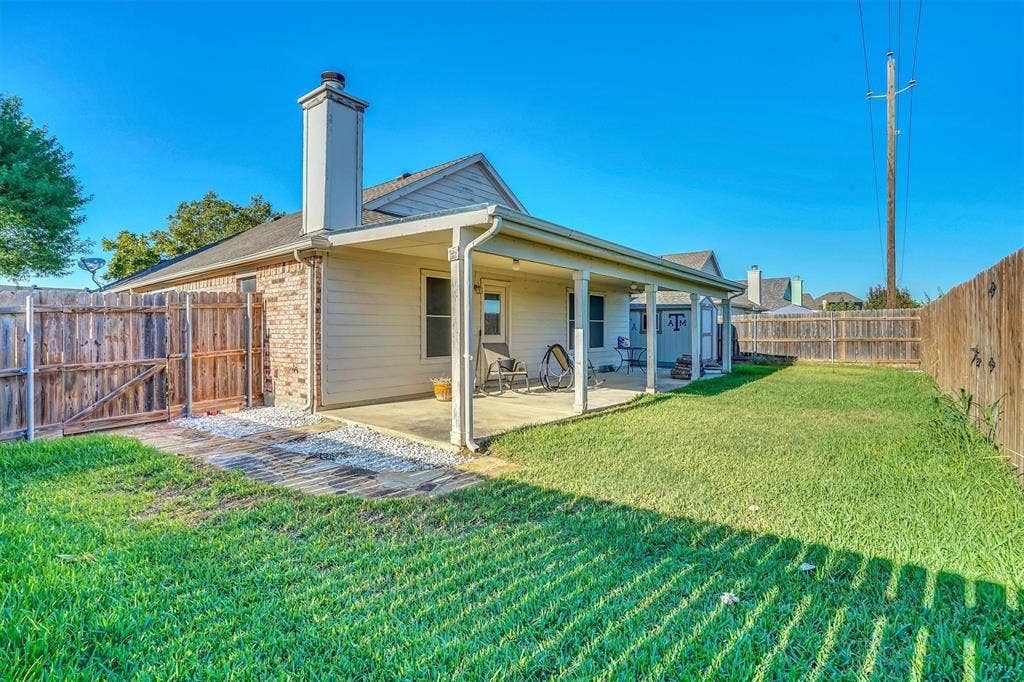 102 Running Deer Lane, Waxahachie, TX 75165