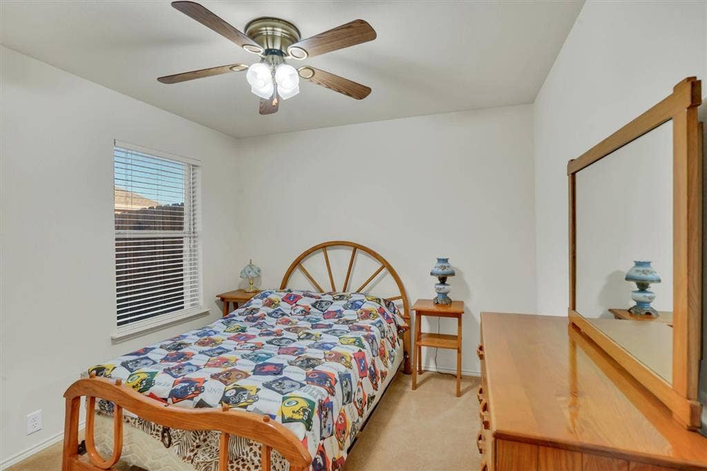 102 Running Deer Lane, Waxahachie, TX 75165