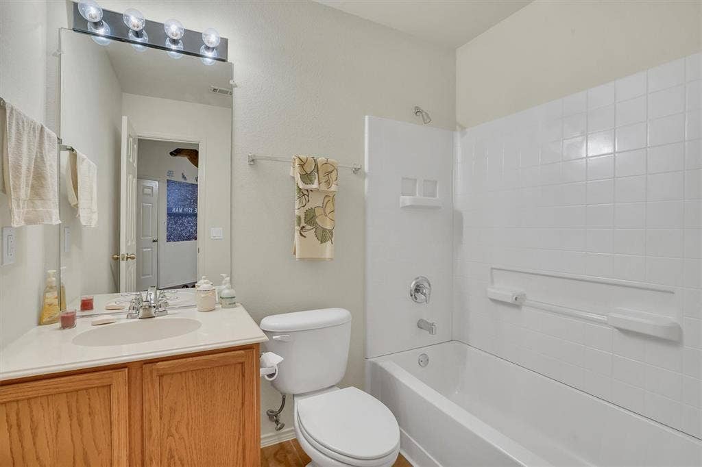 102 Running Deer Lane, Waxahachie, TX 75165