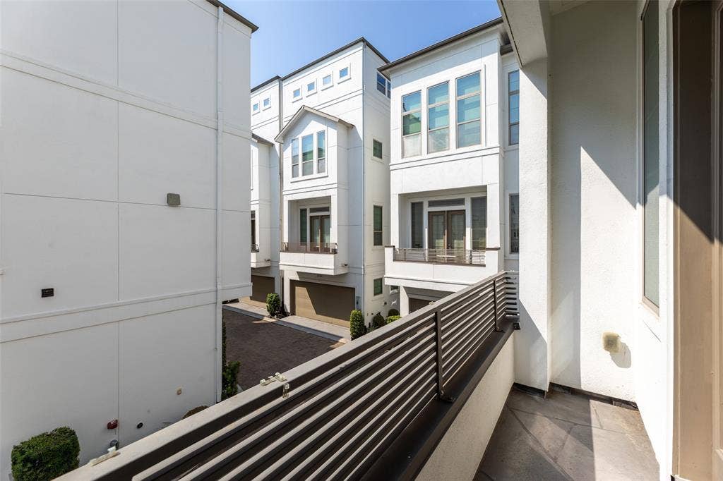 5469 Larkin Street Street, #9, Houston, TX 77007 5469 Larkin Street Street, #9, Houston, TX 77007