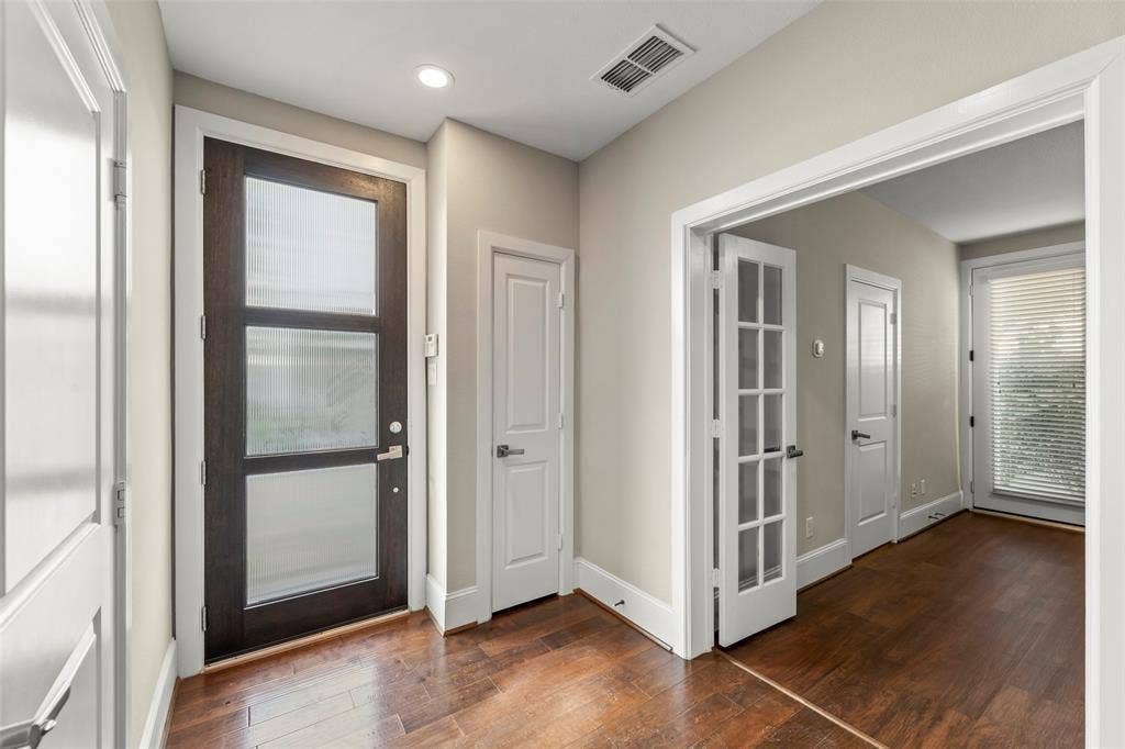 5469 Larkin Street Street, #9, Houston, TX 77007 5469 Larkin Street Street, #9, Houston, TX 77007