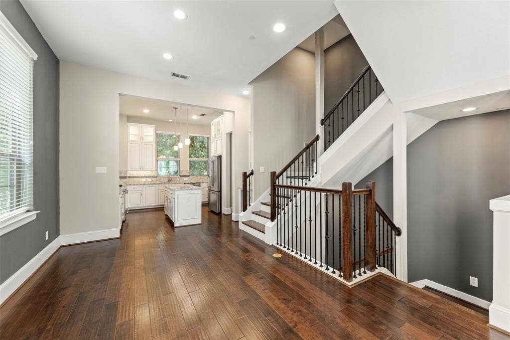 5469 Larkin Street Street, #9, Houston, TX 77007 5469 Larkin Street Street, #9, Houston, TX 77007