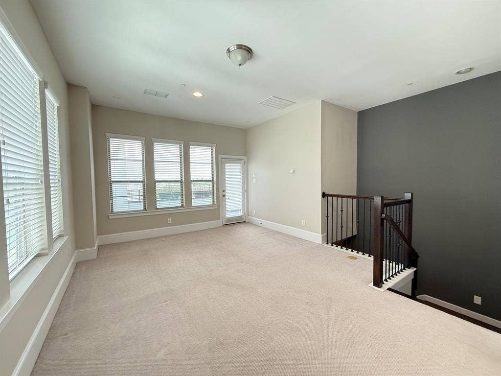 5469 Larkin Street Street, #9, Houston, TX 77007 5469 Larkin Street Street, #9, Houston, TX 77007