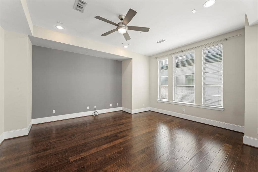 5469 Larkin Street Street, #9, Houston, TX 77007 5469 Larkin Street Street, #9, Houston, TX 77007