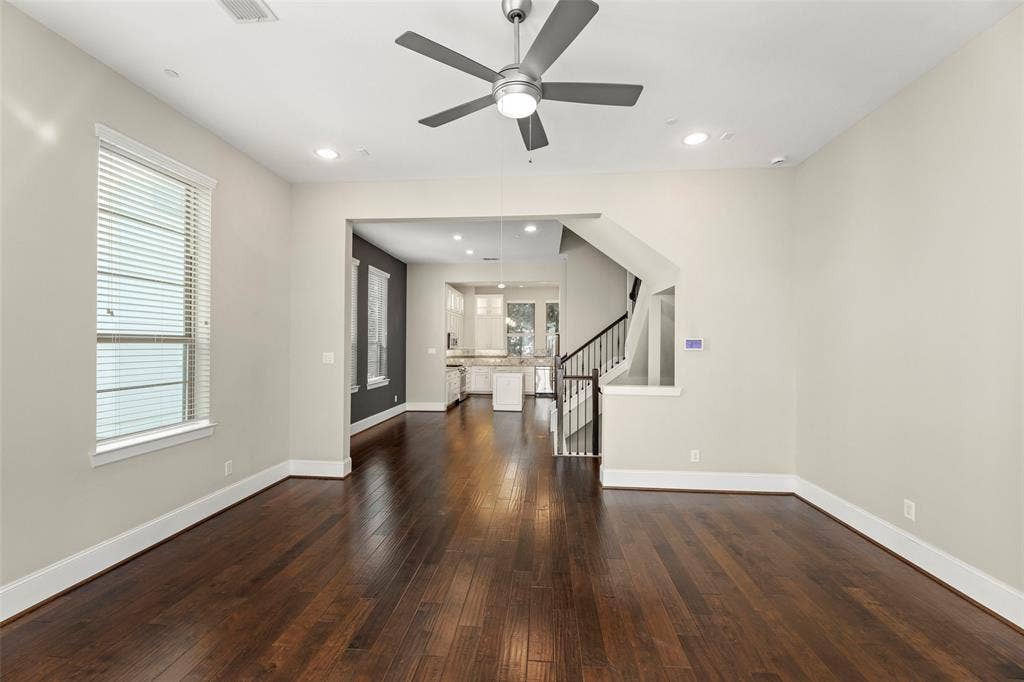 5469 Larkin Street Street, #9, Houston, TX 77007 5469 Larkin Street Street, #9, Houston, TX 77007
