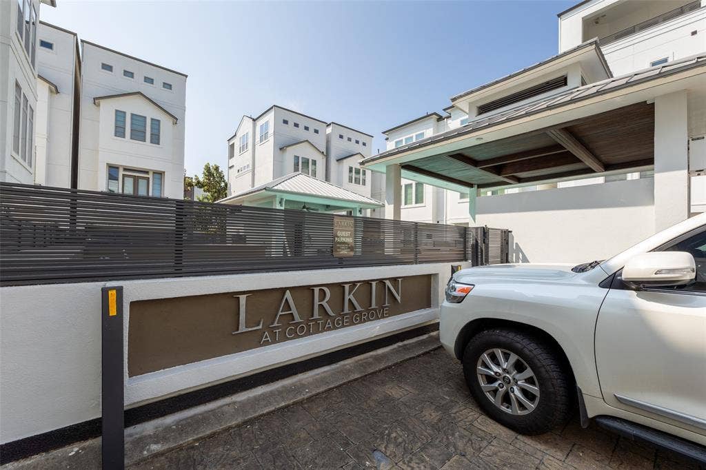 5469 Larkin Street Street, #9, Houston, TX 77007 5469 Larkin Street Street, #9, Houston, TX 77007