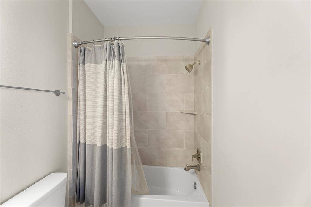 5469 Larkin Street Street, #9, Houston, TX 77007 5469 Larkin Street Street, #9, Houston, TX 77007