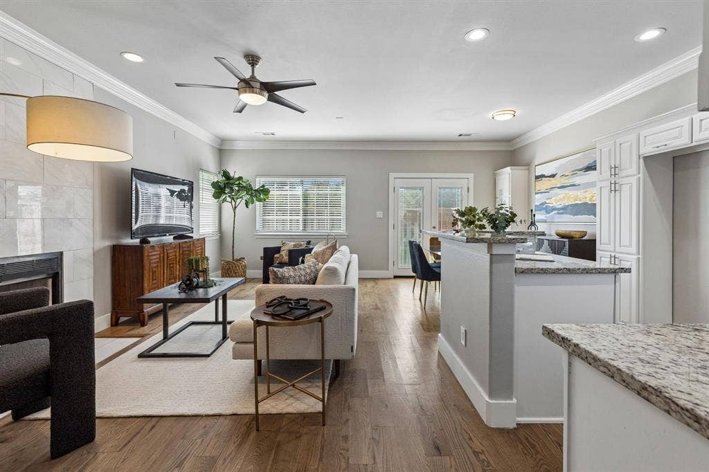 706 S Jupiter Road, #307, Allen, TX 75002 Main living space with ample natural light