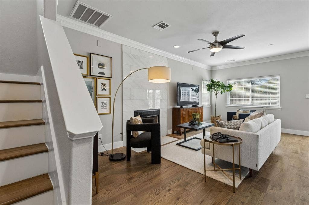 706 S Jupiter Road, #307, Allen, TX 75002 Hardwood flooring, recessed lighting, crown molding