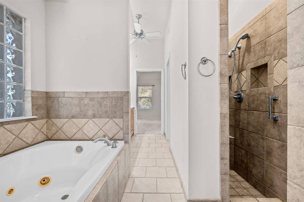 106 Woodhaven Court, Weatherford, TX 76087 106 Woodhaven Court, Weatherford, TX 76087