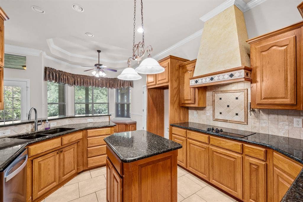 106 Woodhaven Court, Weatherford, TX 76087 106 Woodhaven Court, Weatherford, TX 76087