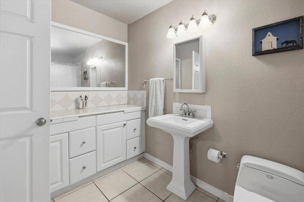 3520 South Drive, Fort Worth, TX 76109 3520 South Drive, Fort Worth, TX 76109
