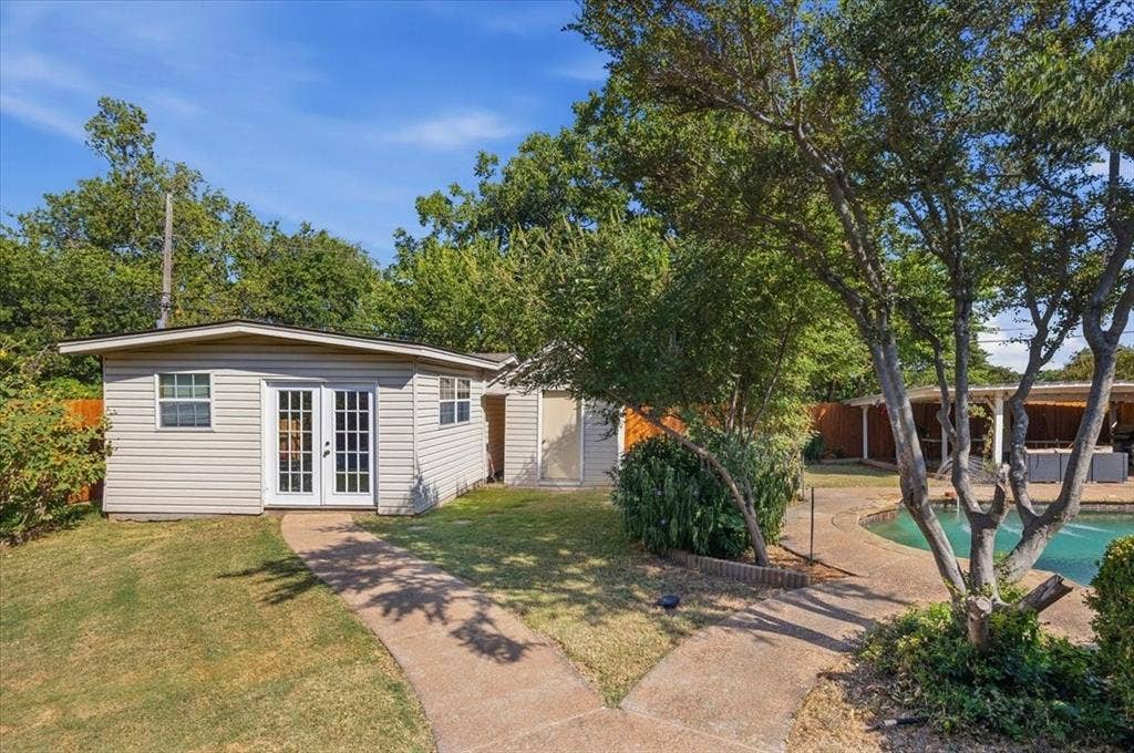 3520 South Drive, Fort Worth, TX 76109 3520 South Drive, Fort Worth, TX 76109