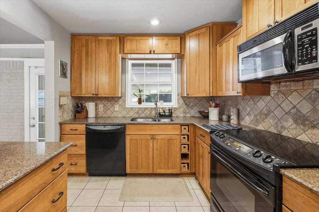 3520 South Drive, Fort Worth, TX 76109 3520 South Drive, Fort Worth, TX 76109