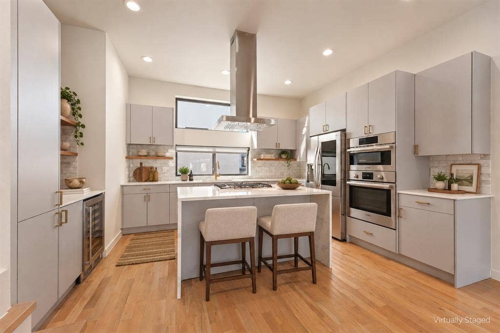 4217 Munger Avenue, Dallas, TX 75204 Stainless steel appliances
