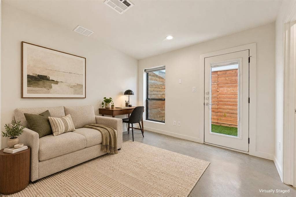 4217 Munger Avenue, Dallas, TX 75204 1st floor bedroom